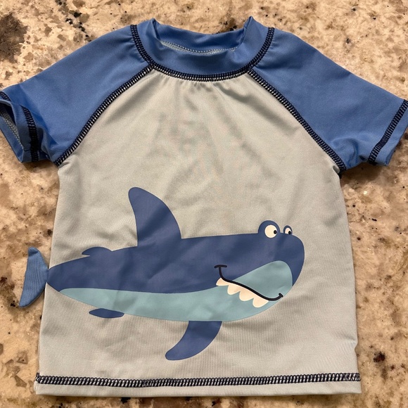 *GENTLY WORN* Freestyle Revolution Swimwear 12-Mo Boys 2-Piece Swim Set - Picture 3 of 9